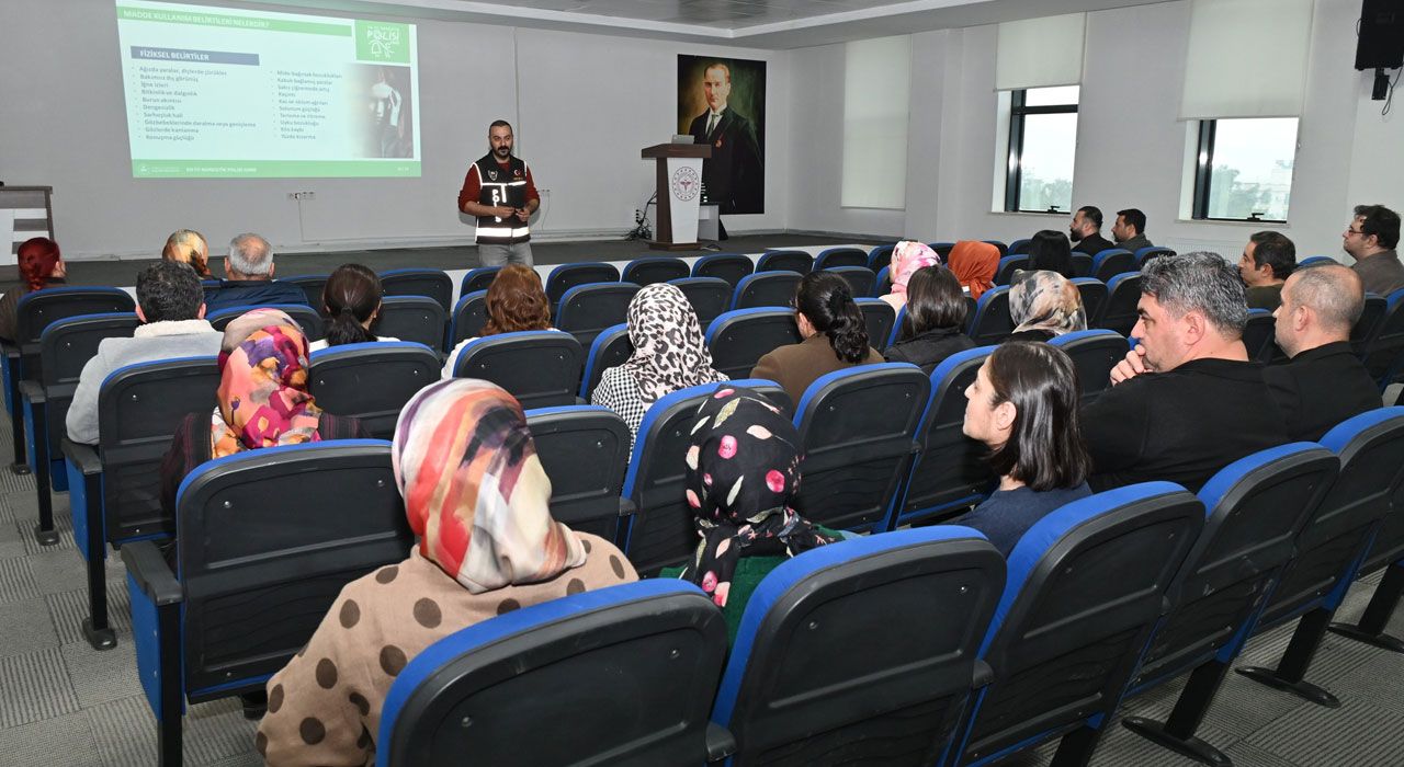 Osmaniye’de Sağlık Personeline Narko Rehber Eğitimi Verildi