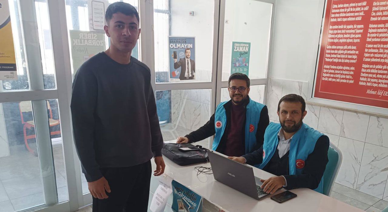 Osmaniye’de Umre Ödüllü Bilgi Yarışması İçin Tanıtım Standı Açıldı
