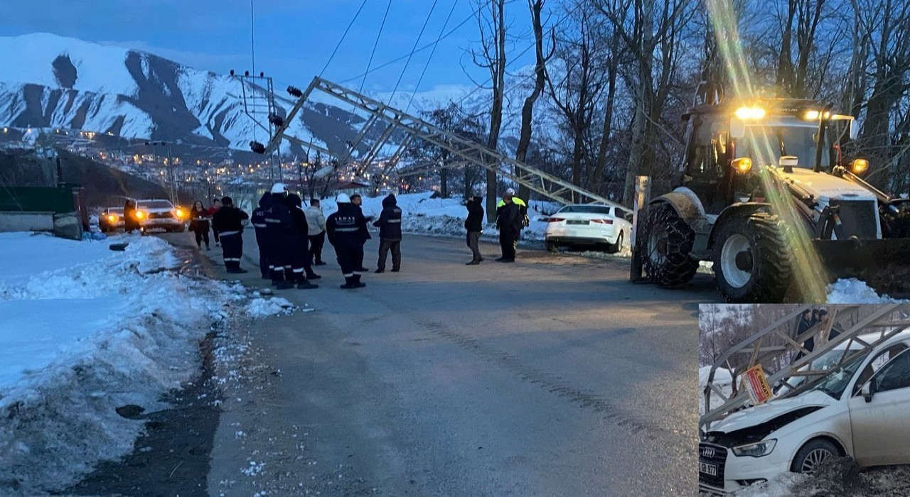Otomobil elektrik direğine çarptı: 2 yaralı