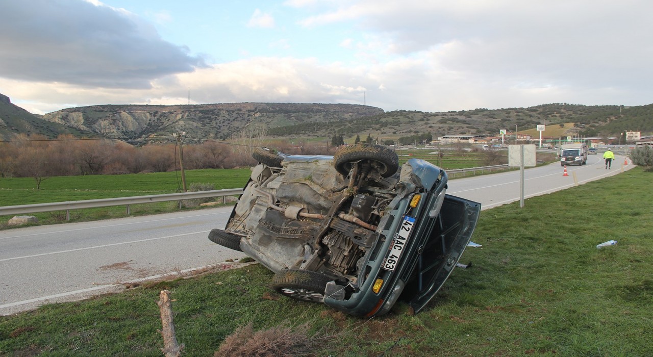 Otomobil takla attı: 3 yaralı