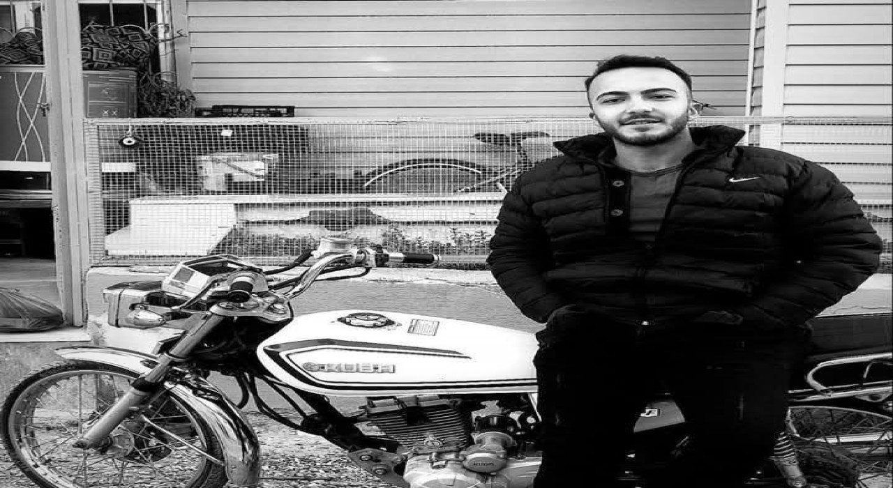Otomobilin çarpmasıyla 200 metre sürüklenen motosikletin sürücüsü öldü