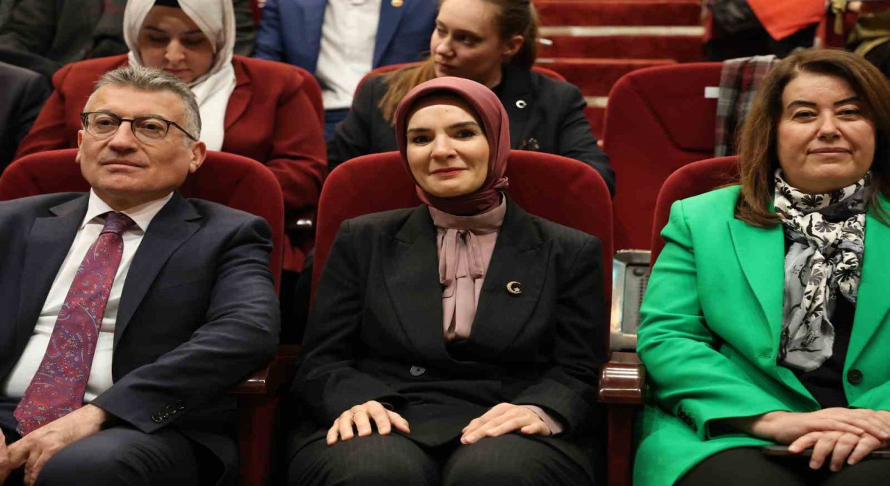 Özdemir: Bugün Meclisteki kadın temsil oranımız yüzde 20. Bunu AK Parti yaptı