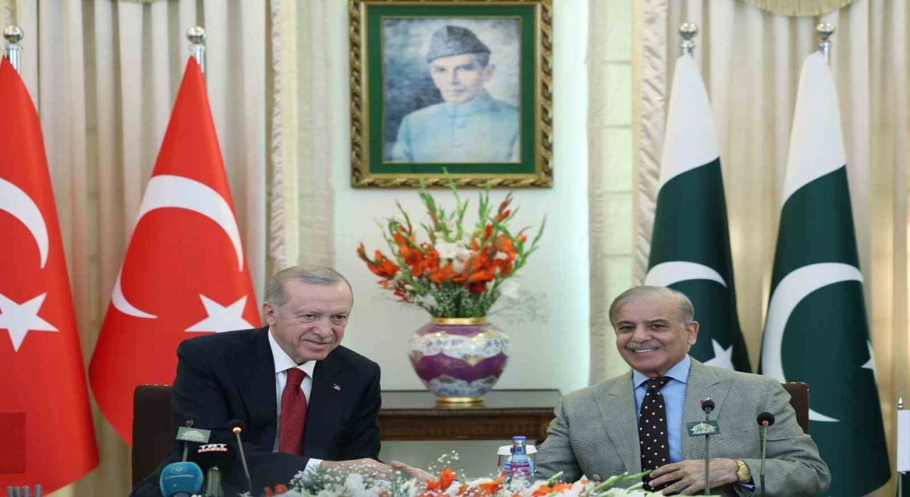 Pakistan Başbakanı Şerif: Türkiye, dünya çapında en hızlı büyüyen ülkelerin başında geliyor