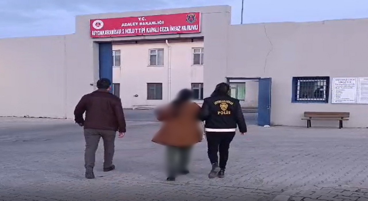 Para ve altın çalan 2 kadından biri tutuklandı