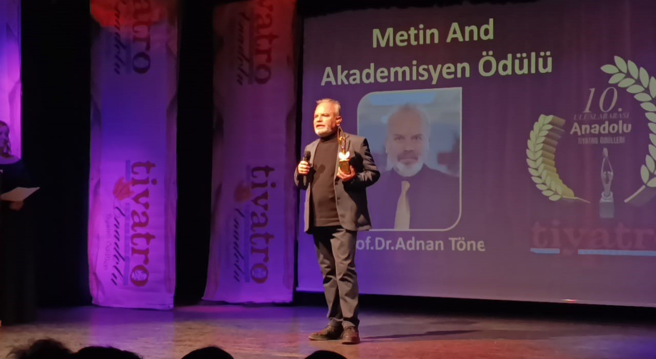 Prof. Dr. Tönele Uluslararası Metin And Akademi Ödülü verildi
