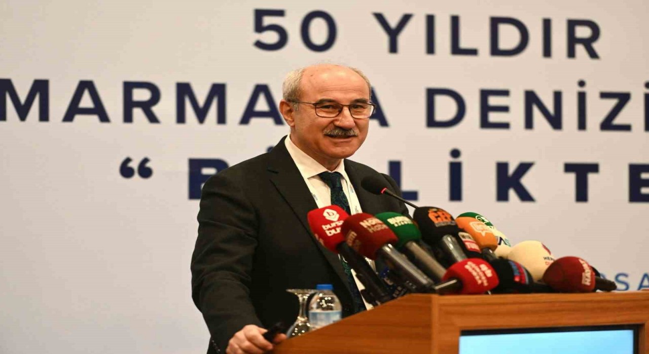 Profesörden salonda şok eden sözler, Ben biraz gerçekleri konuşacağım, ne olur üzerinize alının ve bana kızın