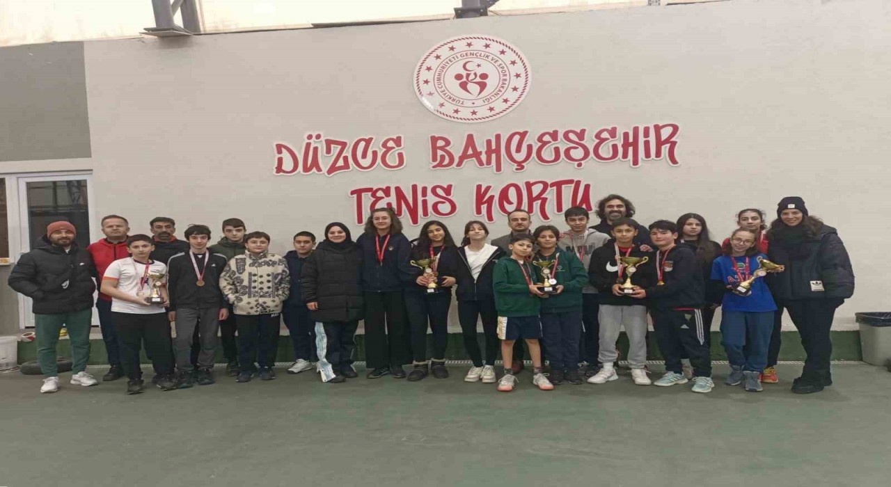 Raketin şampiyonları belli oldu