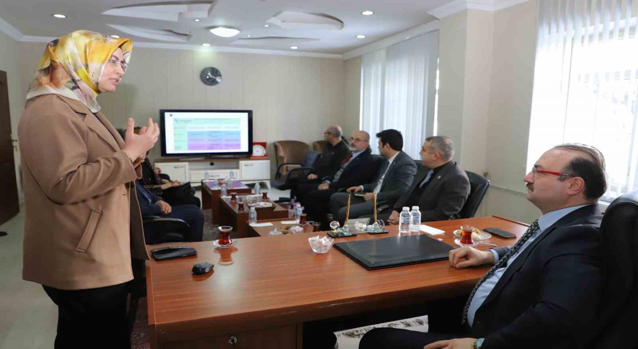 Rektör Hacımüftüoğlundan Tortuma ziyaret