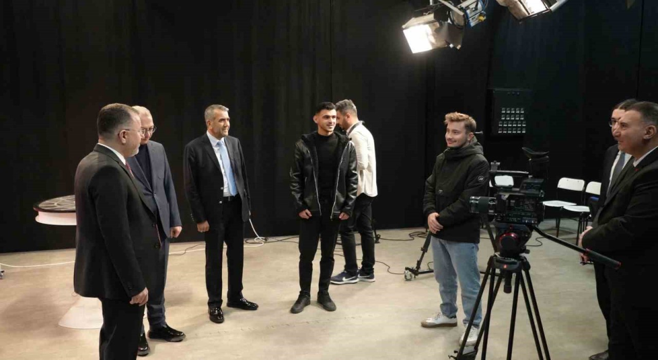 Rektör Kırışık, Genç iletişimcileri sektöre hazırlamayı amaçlıyoruz