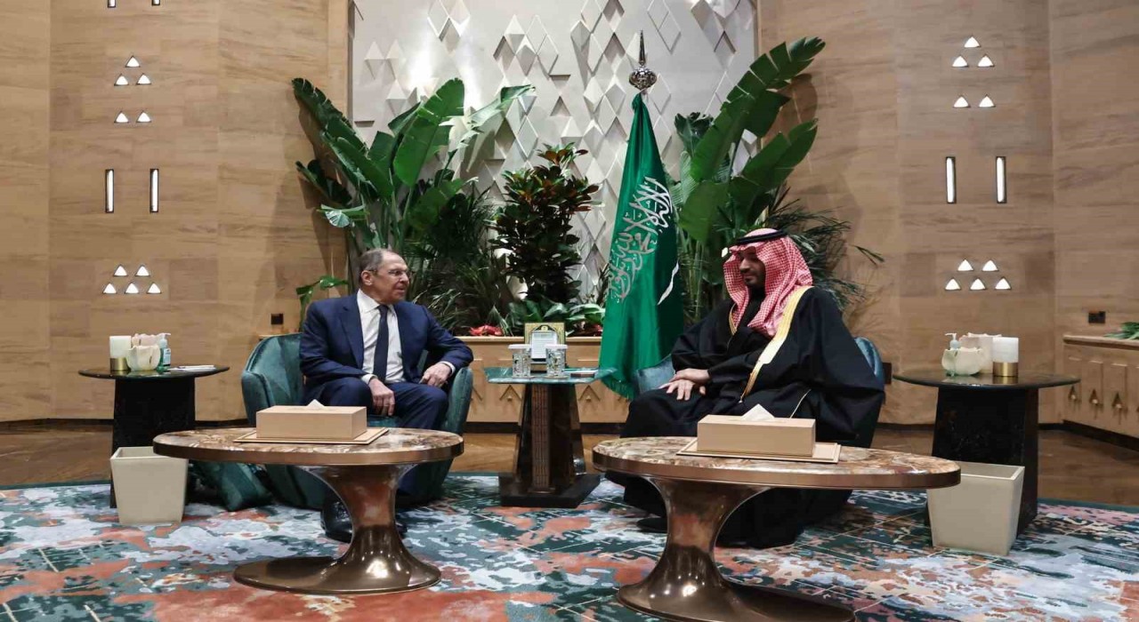 Rusya Dışişleri Bakanı Lavrov ile Suudi Arabistan Veliaht Prensi Selman bir araya geldi