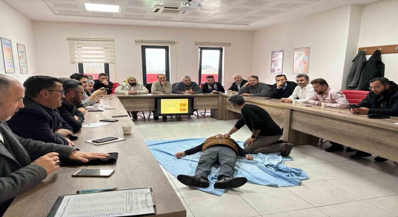 Sağlık müdürlüğünden temel ilk yardım eğitimi