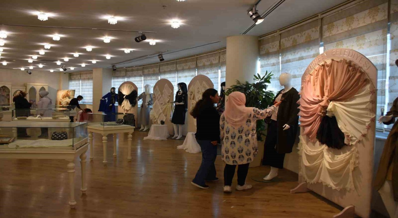 Şahinbeyde kursiyerler el işi göz nuru eserlerini sergiledi