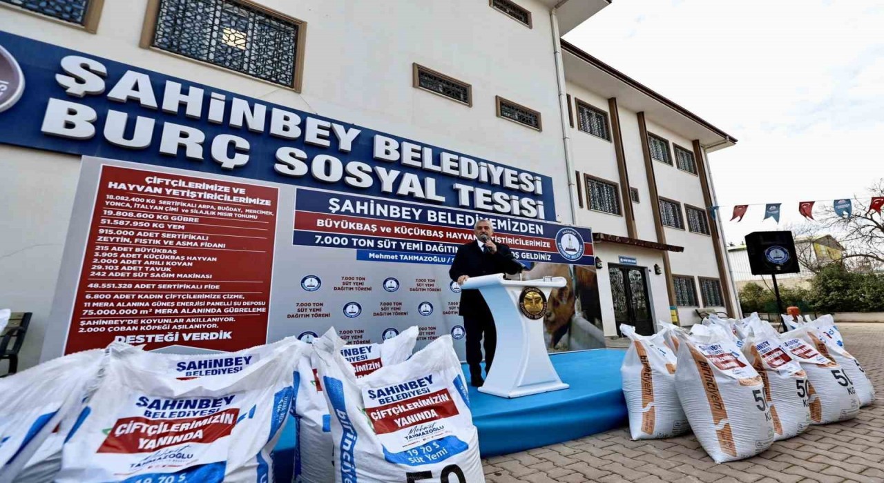 Şahinbeyden besicilere 7 bin ton hayvan yemi desteği