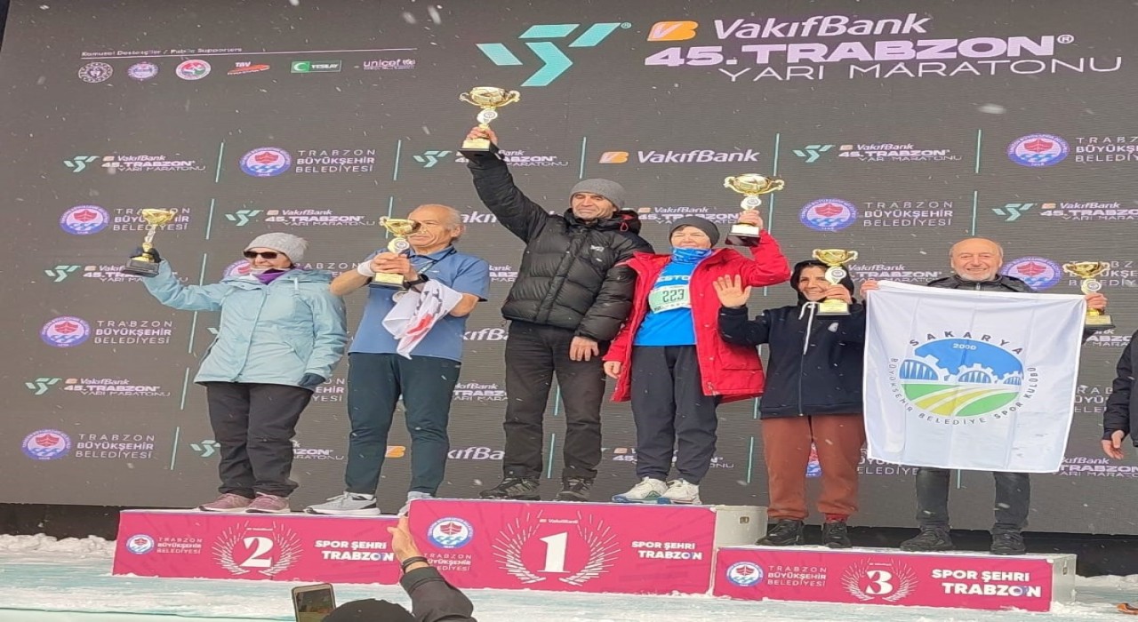 Sakarya Büyükşehir sporcuları Trabzondan dereceyle döndü
