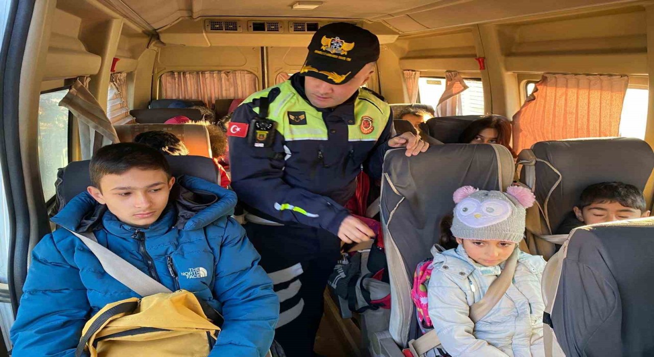 Salihlide okul servislerine sıkı denetim