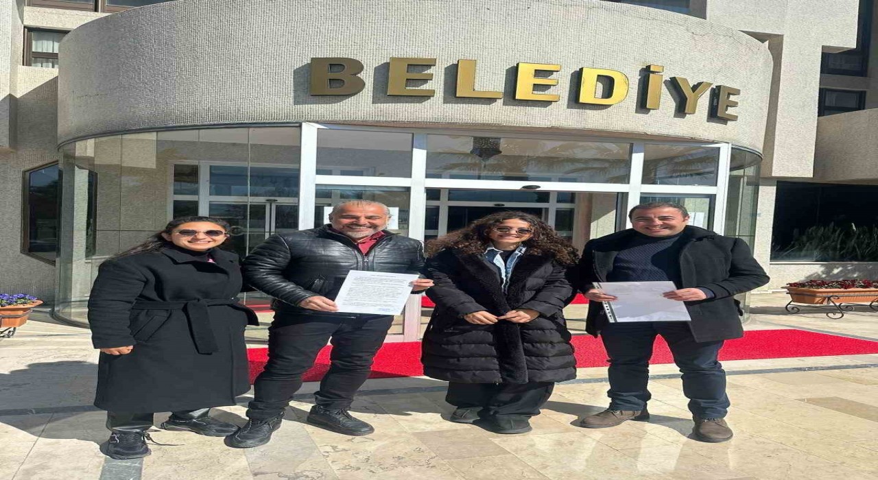 Salihlide tenisçilerden yeni kort talebi
