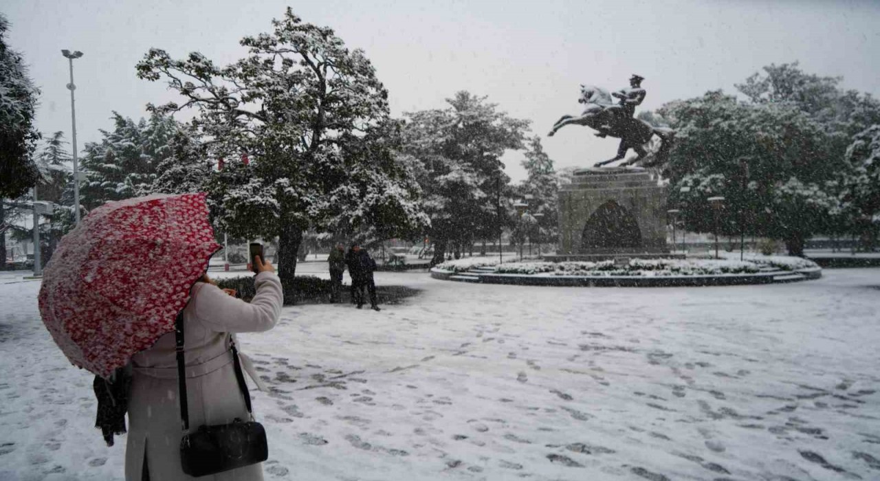 Samsun, beyaz gelinliğini giydi