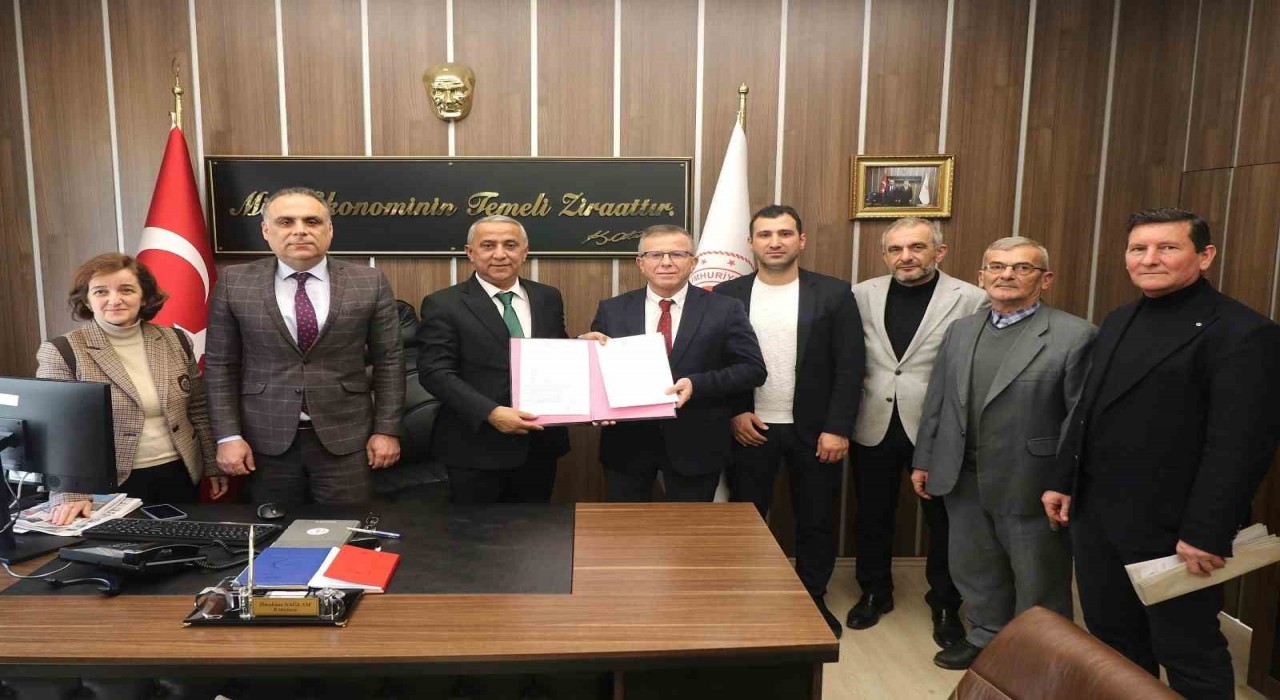Samsunda büyükbaş hayvanlar için küpeleme yetki devri gerçekleştirildi