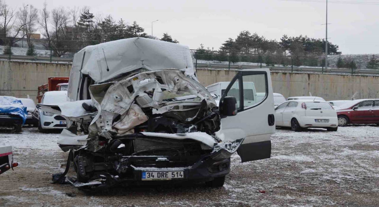 Samsunda feci kaza: Anne-kız öldü, baba-oğul yaralı