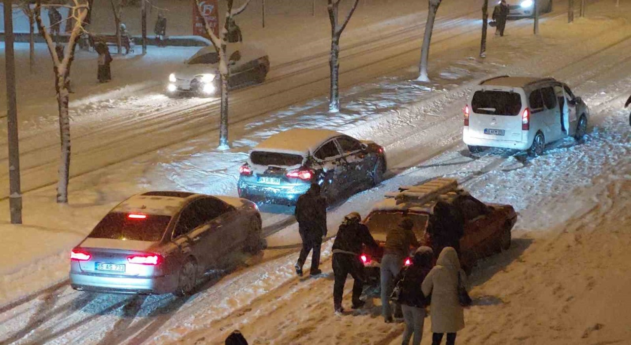 Samsunda yoğun kar yağışı
