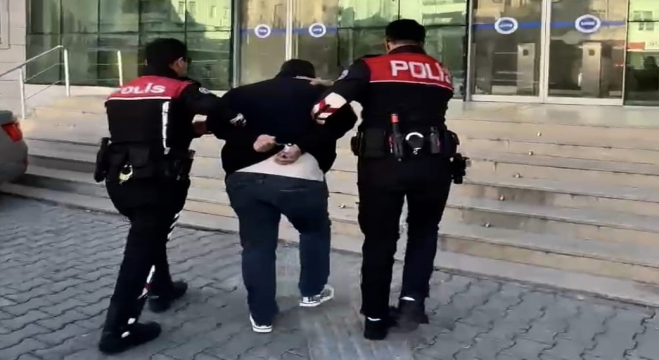 Şanlıurfada 26 yıl 4 ay kesinleşmiş hapis cezası bulunan hükümlü yakalandı