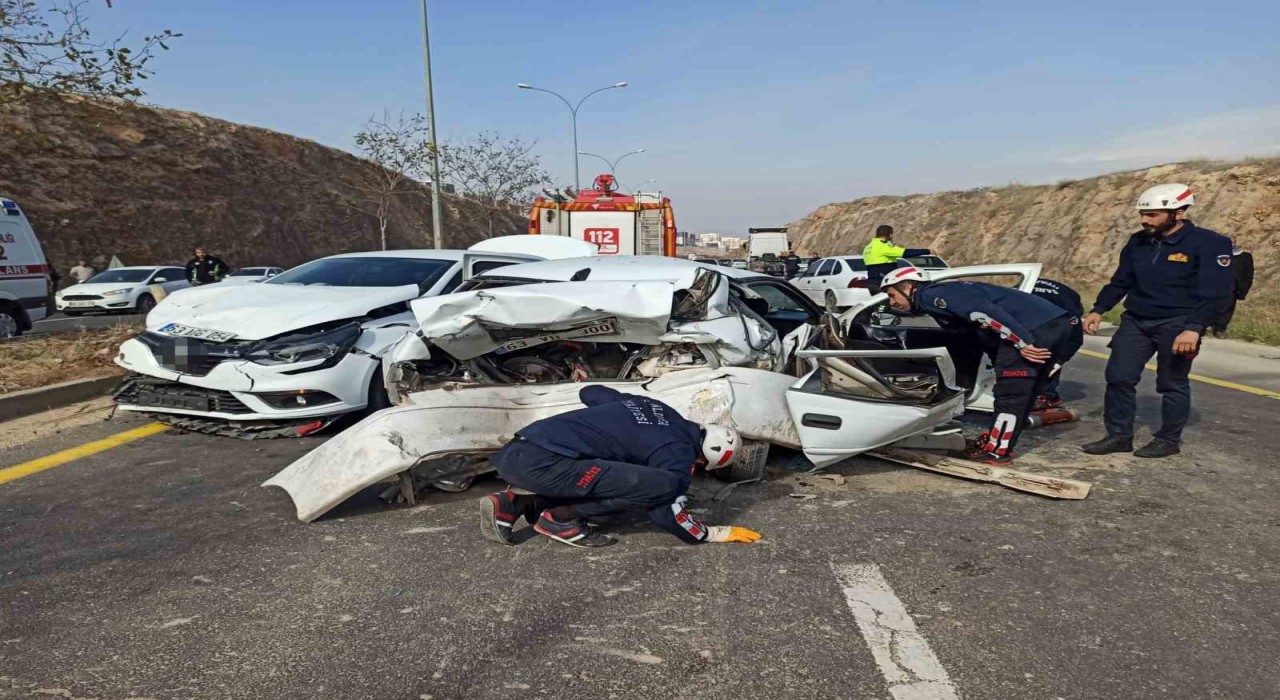 Şanlıurfada zincirleme trafik kazası: 6 yaralı