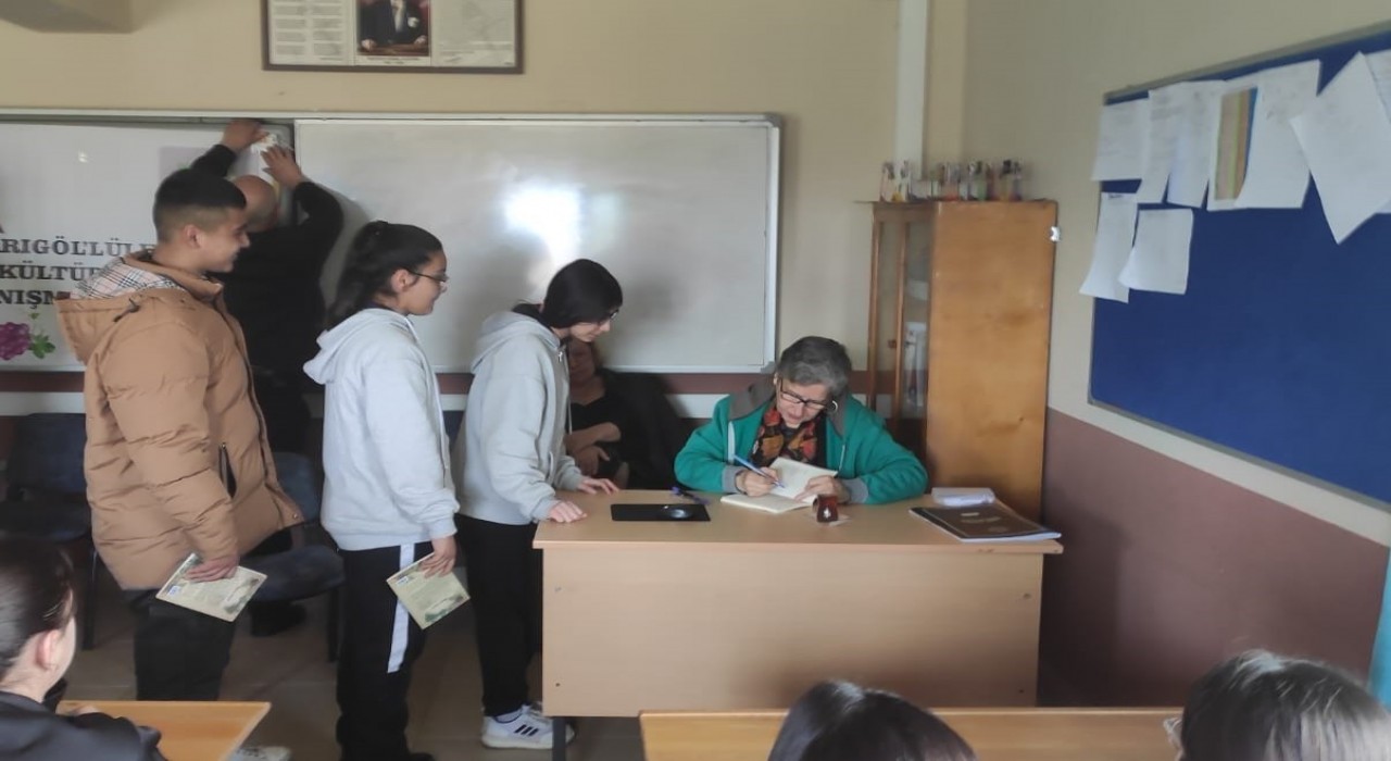 Sarıgölde öğrenciler Koca Seyitin yazarıyla buluştu