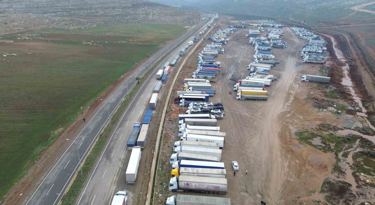 Suriye’de Ticaret Arttı, Tır Geçişleri Hızlandı