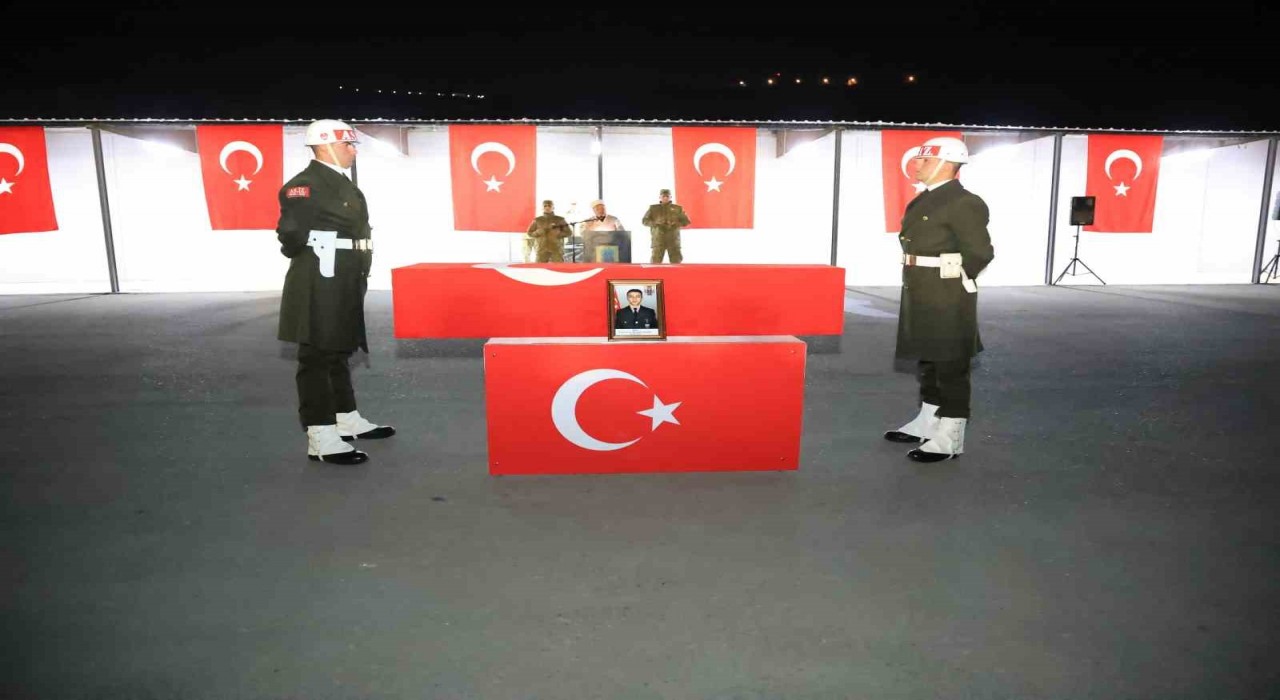 Şehit Uzman Çavuş Mustafa Baznanın naaşı memleketine uğurlandı