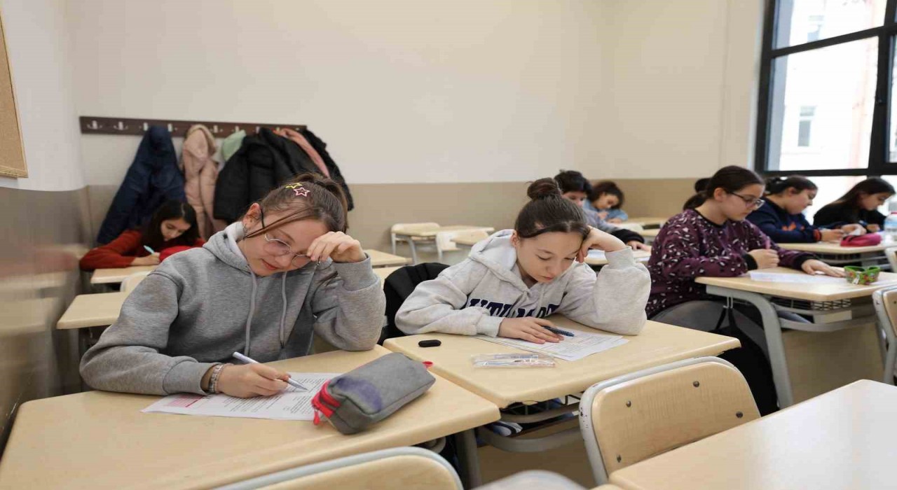 Şehzadeler Belediyesinin LGS Kursları tüm hızıyla devam ediyor