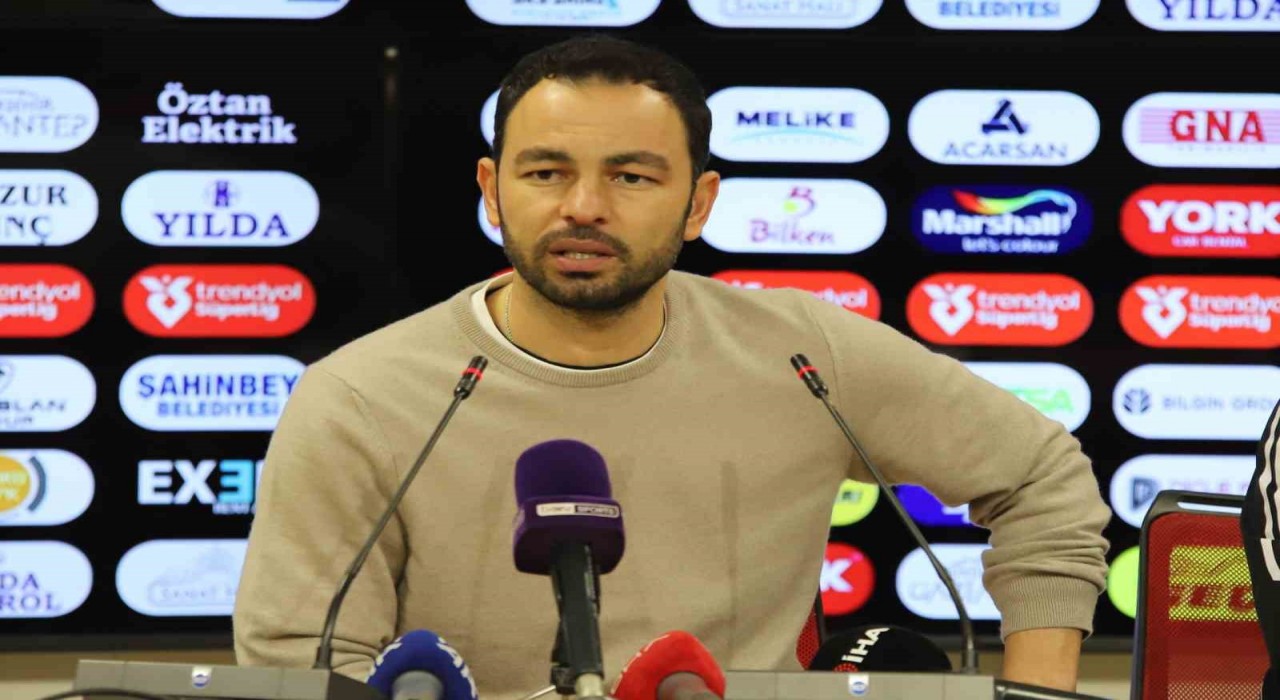 Selçuk İnan: Zor bir maçı kazandıkları için oyuncularımı tebrik ediyorum