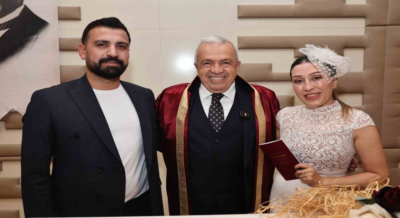 Sevgililer Günü nikahları Başkan Şadi Özdemirden
