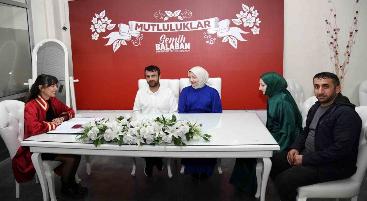Sevgililer Gününde bir ömür boyu mutluluğa ‘Evet dediler