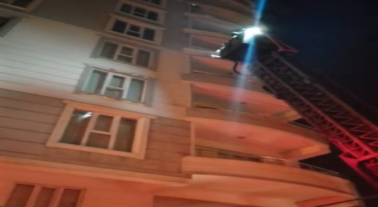 Siirtte 10 katlı binada yangın: 20 kişi dumandan etkilendi
