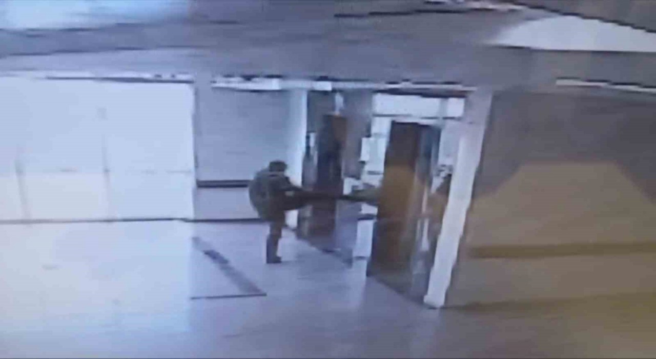 Siirtte hastane asansörüne zarar veren şahıs güvenlik kamerasına yakalandı