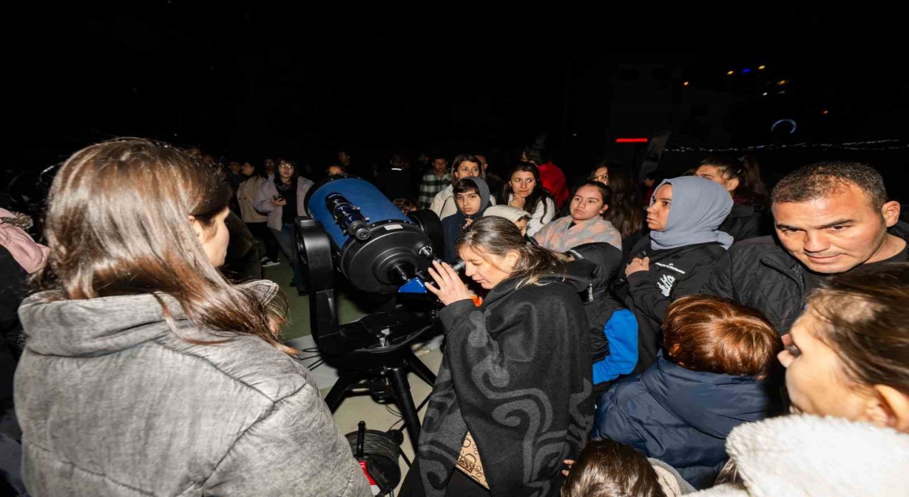 Mersin'de Gece Gözlem Etkinliği: Gökyüzü Meraklıları Buluştu