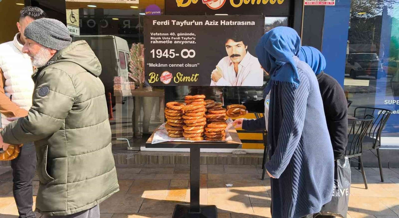 Simitçi Ferdi adını aldığı Ferdi Tayfur için binlerce kişiye hayır dağıttı
