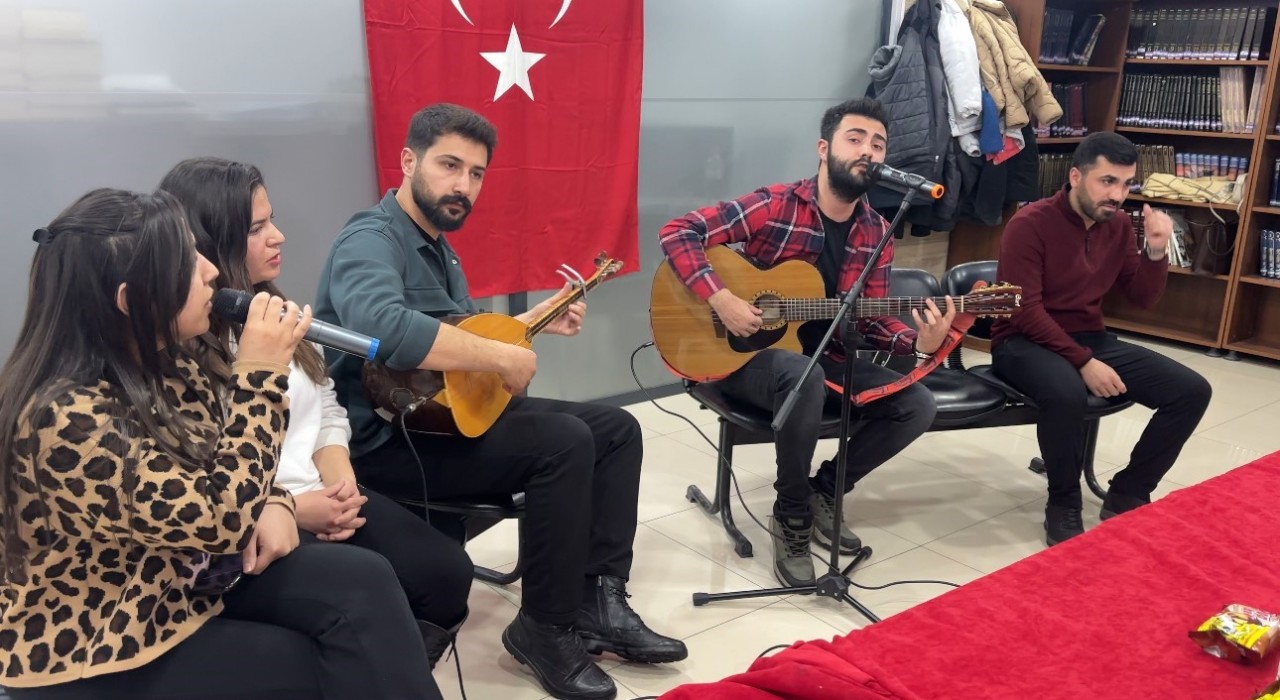Sınavlara hazırlanan öğrencilere ders arası müzik