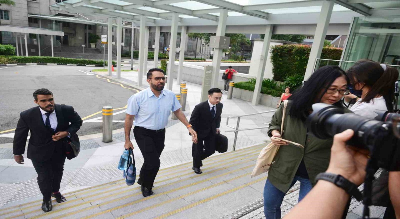 Singapurda muhalefet lideri parlamentoya yalan söylemekten suçlu bulundu