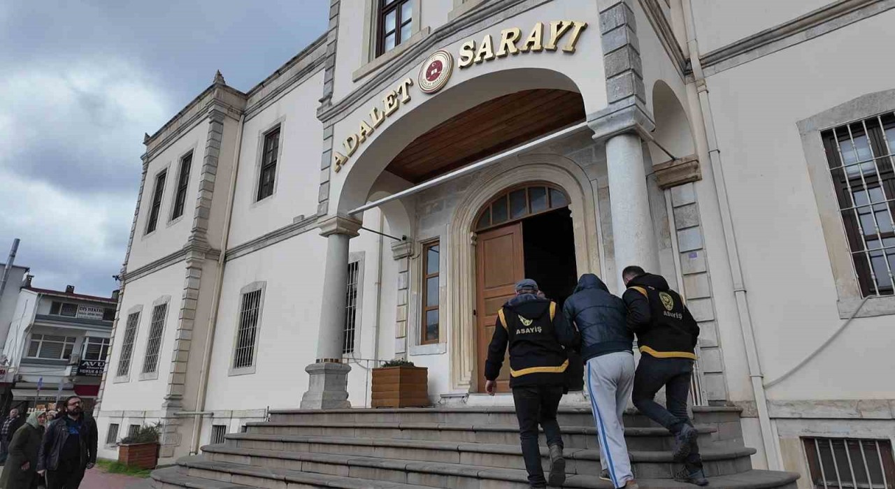 Sinopta farklı suçlardan aranması olan 11 şahıs yakalandı