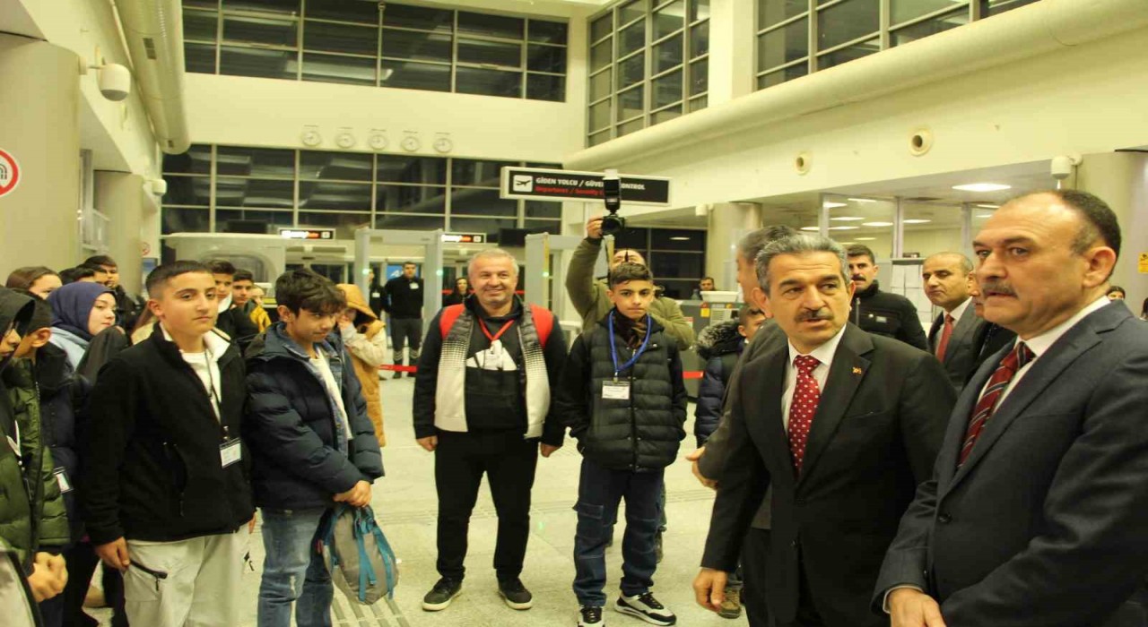 Şırnakta 172 öğrenci Çanakkale gezisine gönderildi