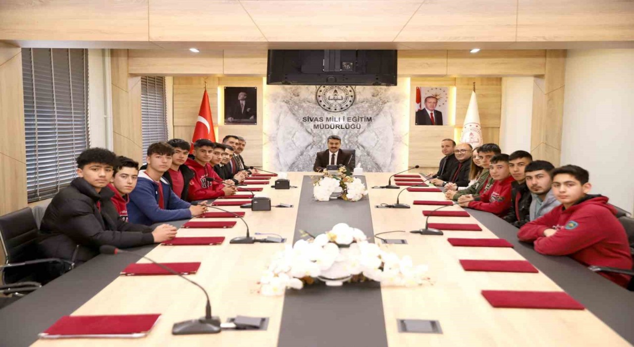 Sivaslı öğrenciler Fransada staj yapacak