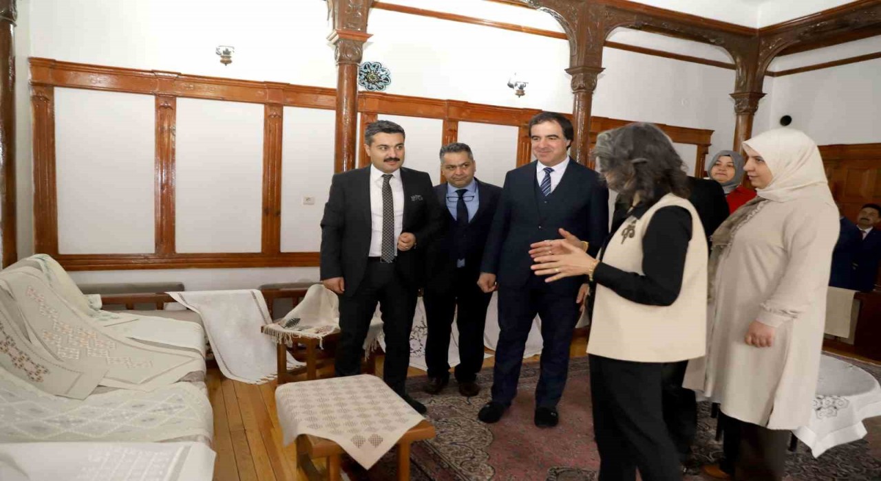 Sivasta Geçmişten Geleceğe, Hayalden Gerçeğe sergisi açıldı