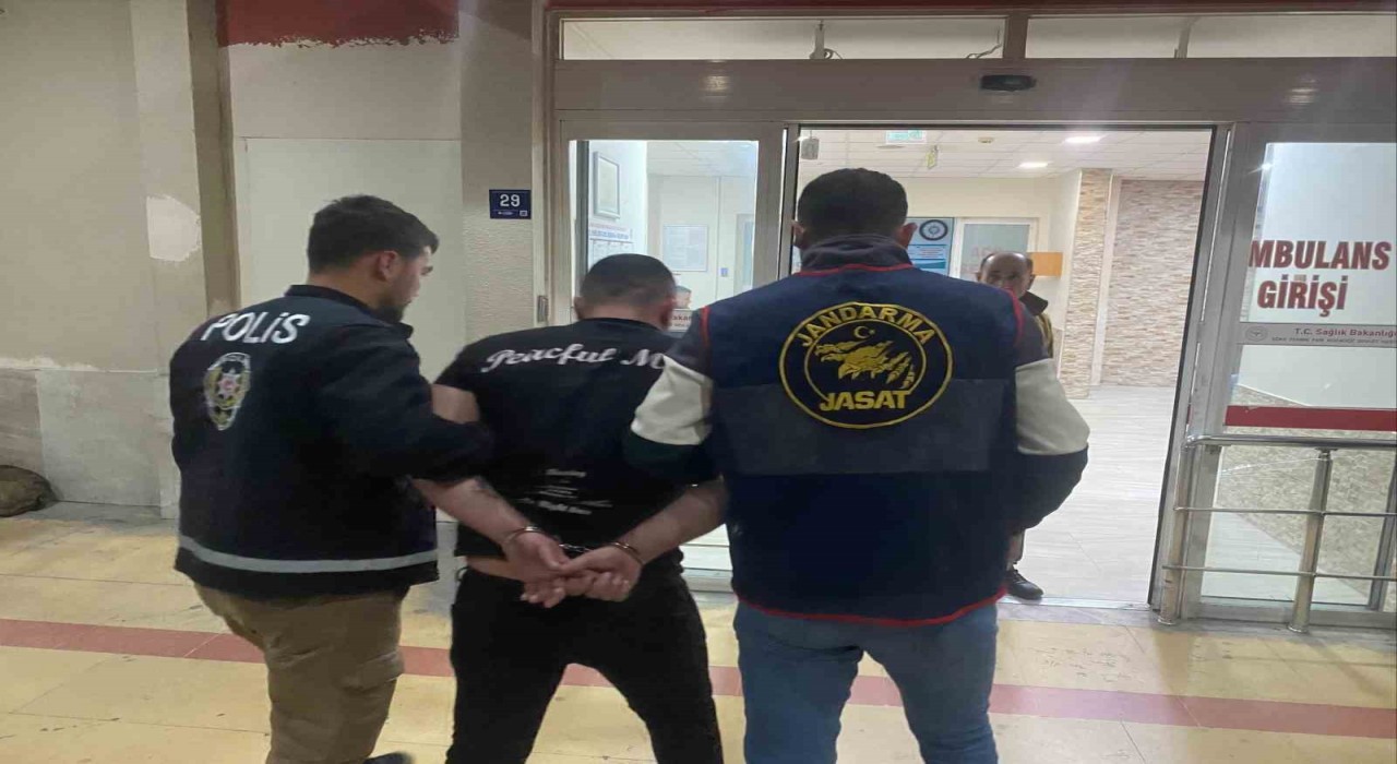 Sökede aranan şahıs yakayı ele verdi