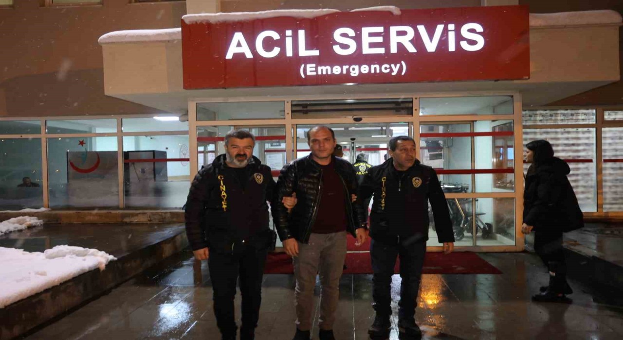 Suç ve suçluyu övmekten gözaltına alındı