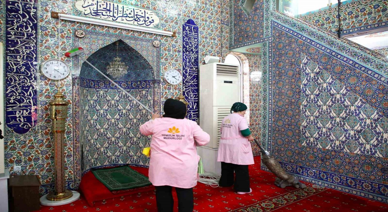 Sultanbeylide camiler Ramazana hazırlanıyor