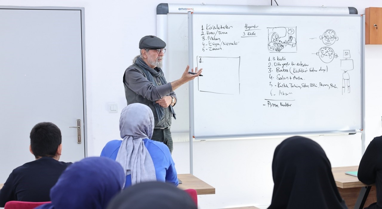 Sultangazide geleceğin karikatüristlerinden Sanat Akademilerine büyük ilgi