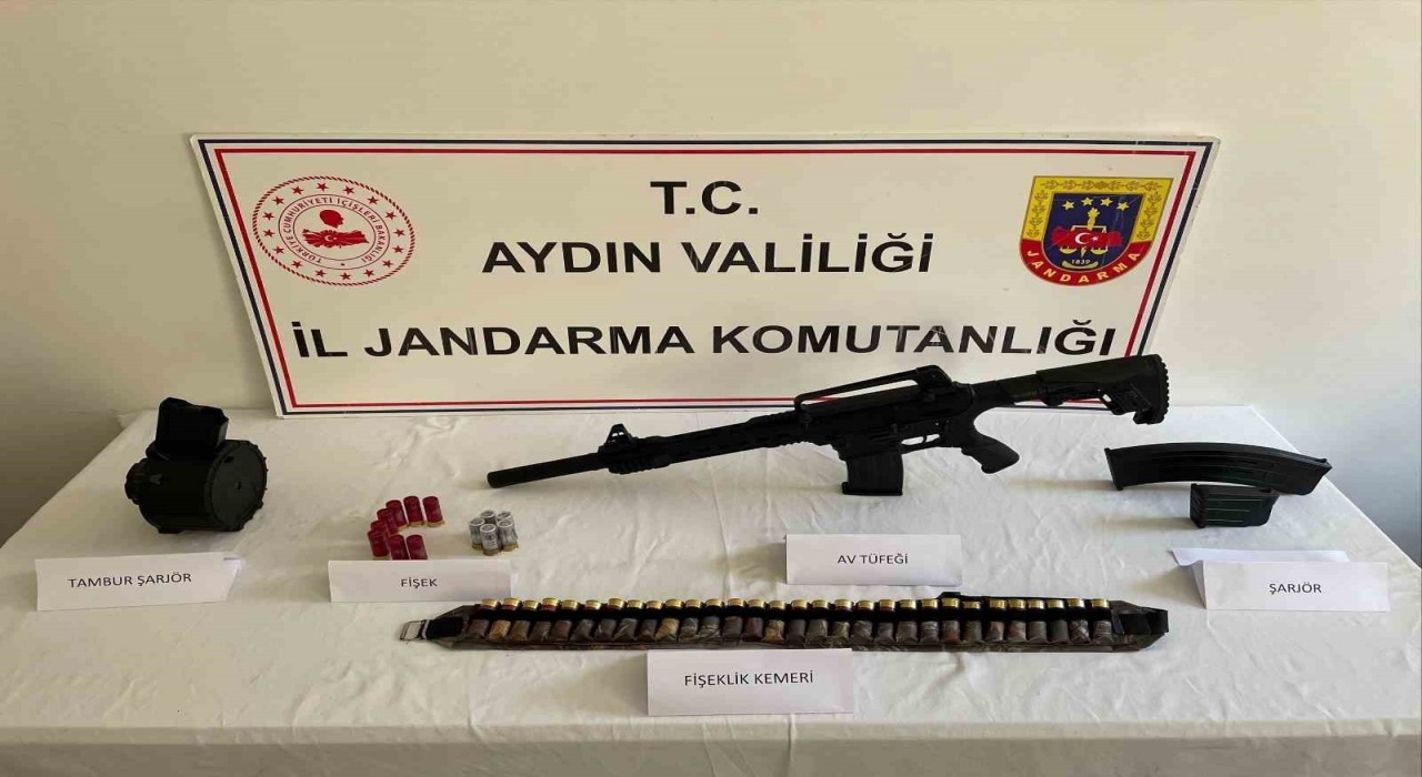 Şüphe üzerine durdurulan araçta ruhsatsız tüfek ele geçirildi