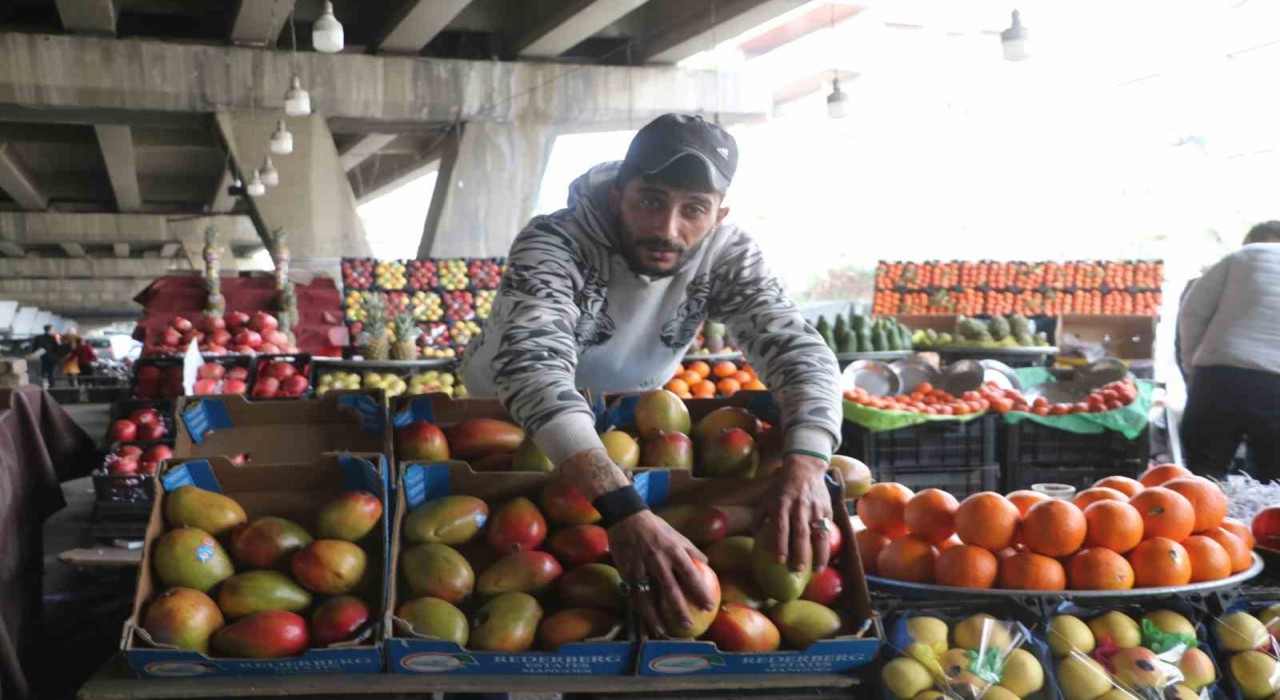 Suriyede rejimin çökmesiyle halk, ithal ürünlerle tanıştı