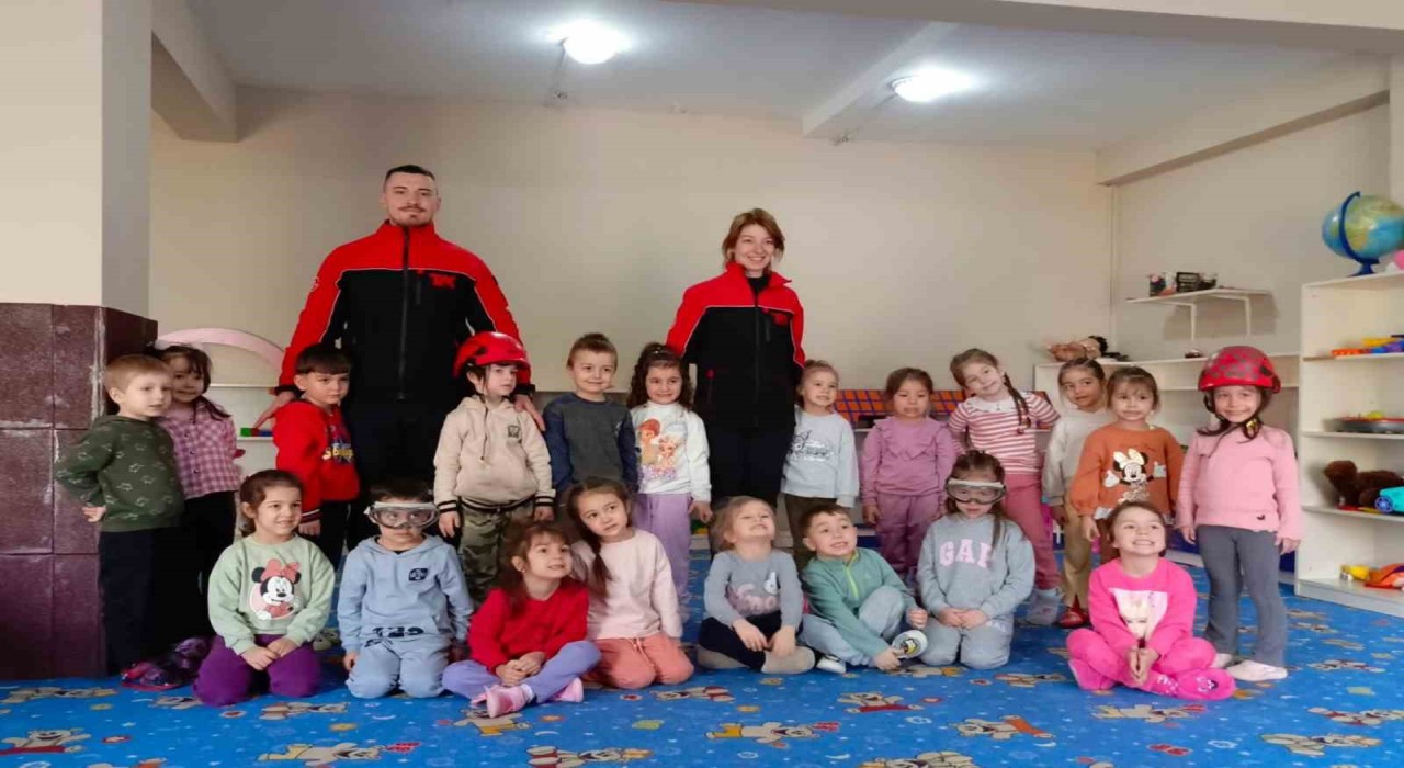 TAK ekibinden çocuklara afet farkındalık eğitimi